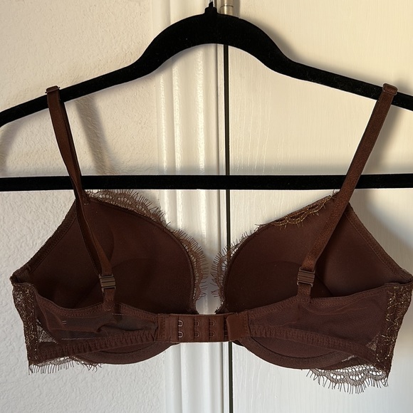 Beautiful Unique VS Bombshell Bra - Picture 3 of 5